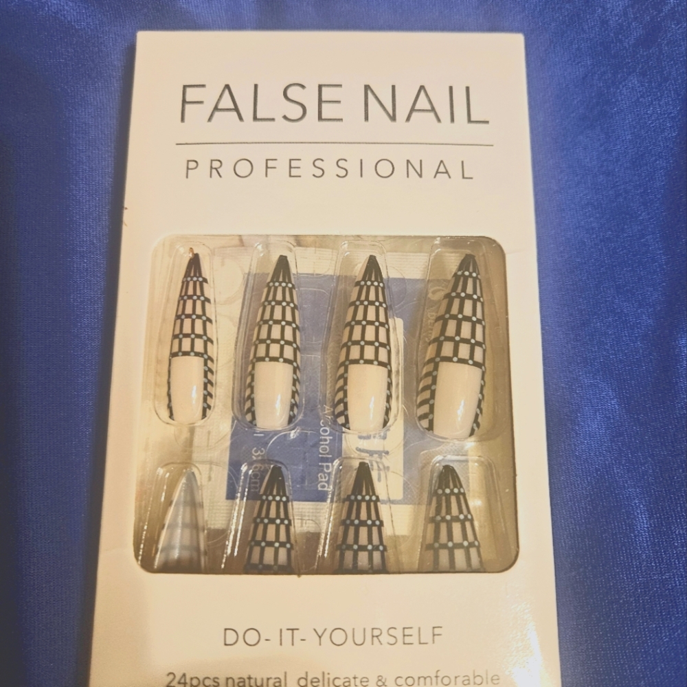 False Nail Professional - Finger Nails